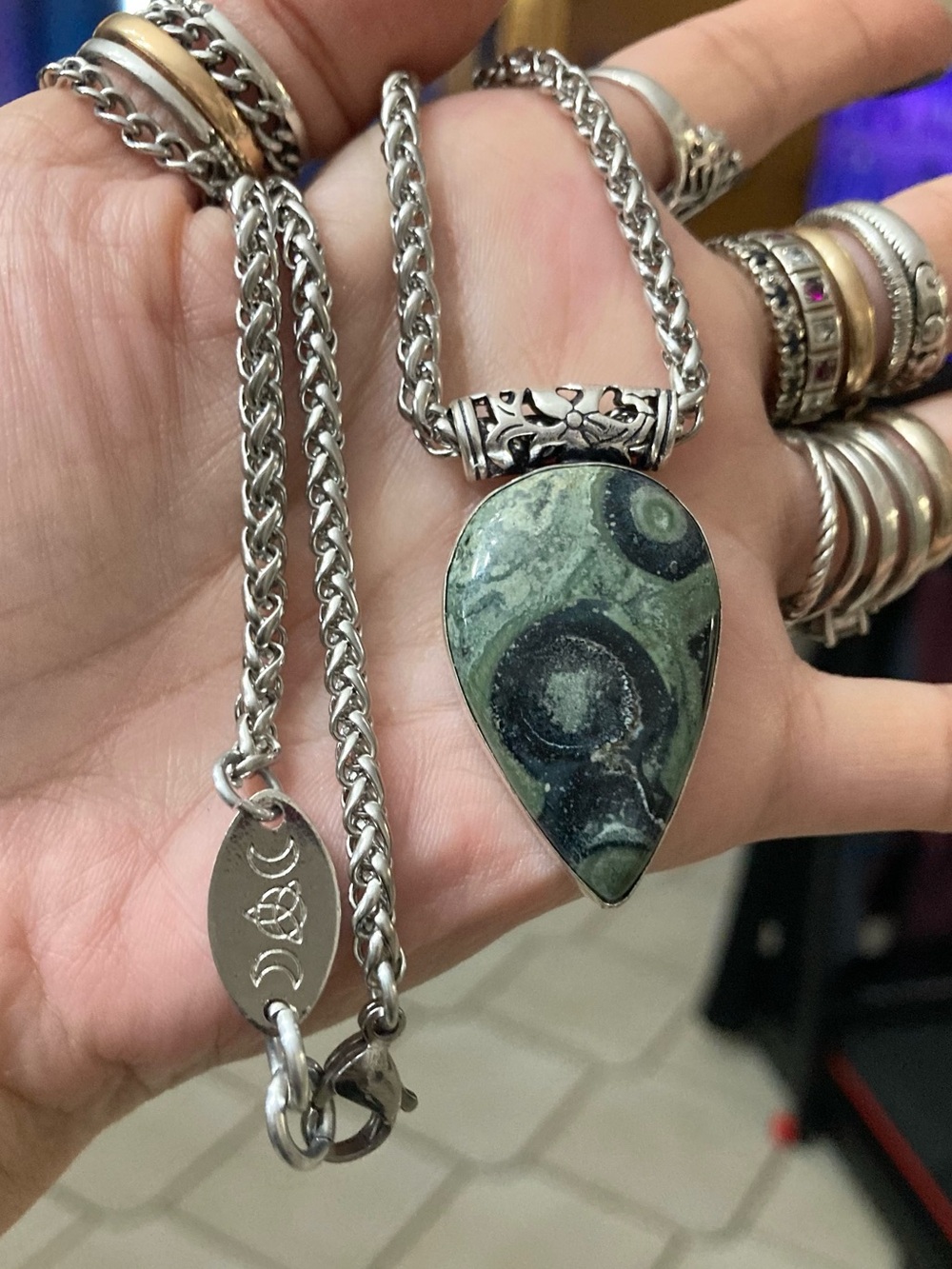 Green kambaba jasper gemstone boho stainless steel wheat chain necklace - Picture 7 of 10
